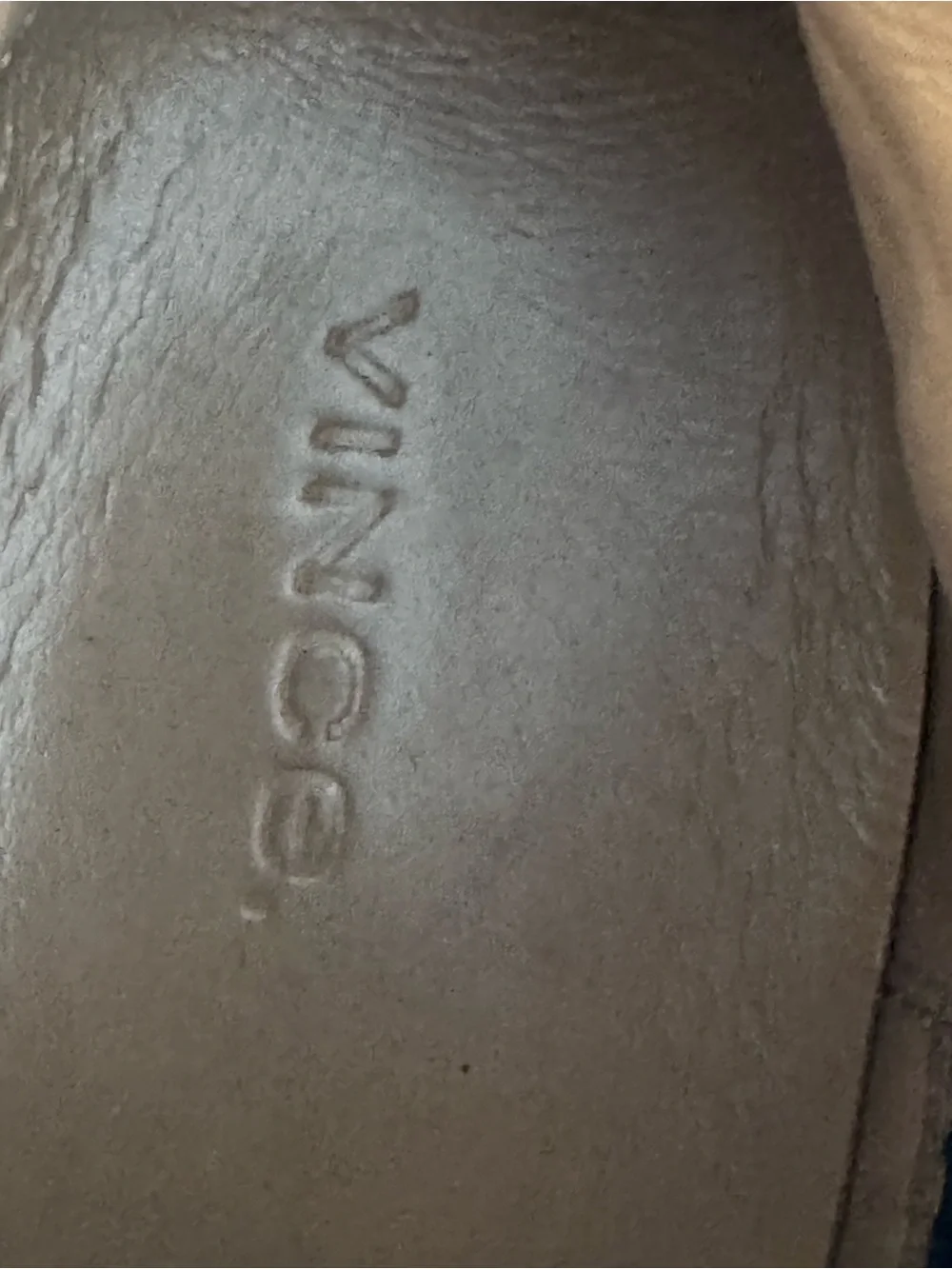 Vince Men's Chukka Boots in Taupe Suede with Black Elastic GUC size 11